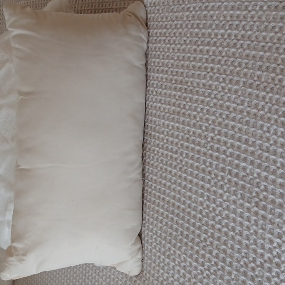 Pillow - Picture 2 of 2